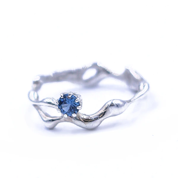 Wavy Ring med Sten